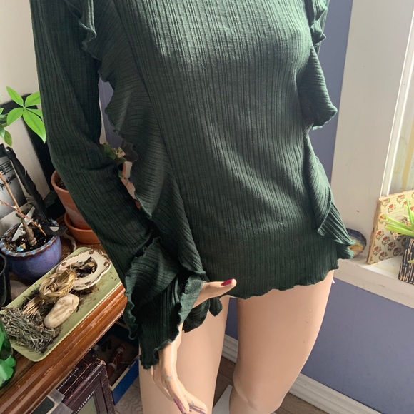 Forest green flowy long sleeve top - Picture 2 of 6